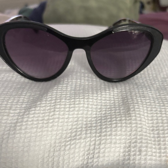 Vince Camuto Black Cat-Eye Sunglasses main image 5